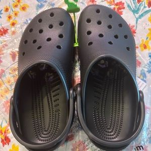 Kids size 6 women’s size 7 brand new black crocs